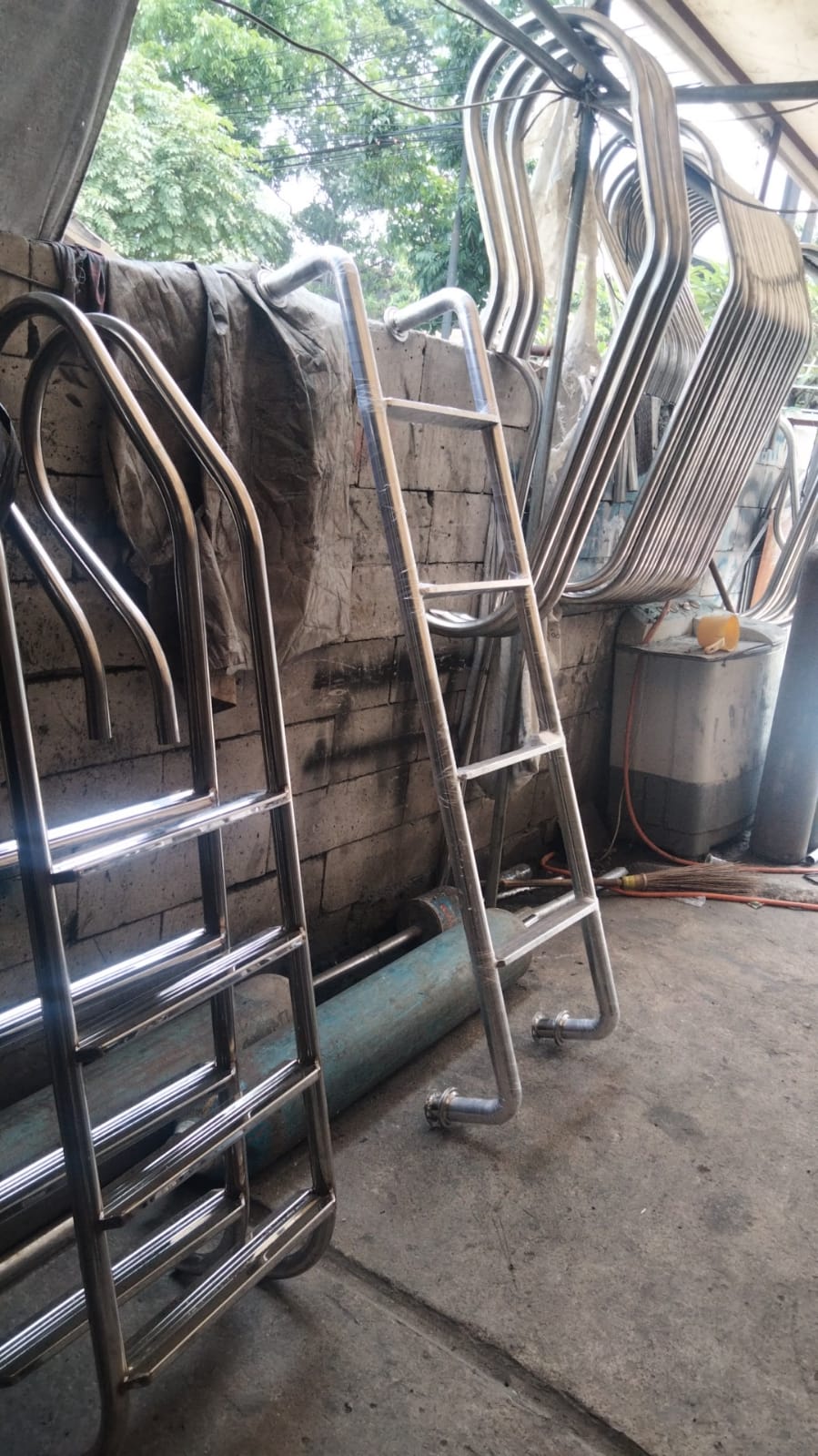 JUAL TANGGA STAINLESS UNTUK KOLAM RENANG MURAH
